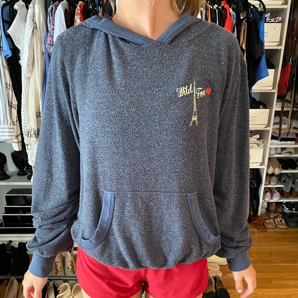 Wildfox Sweatshirt. Navy size large.